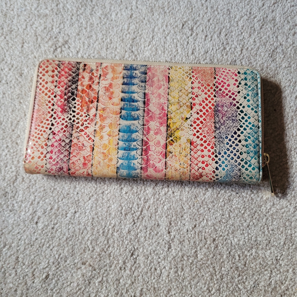 EXCELLENT CONDITION BRAHMIN SKYLER WALLET